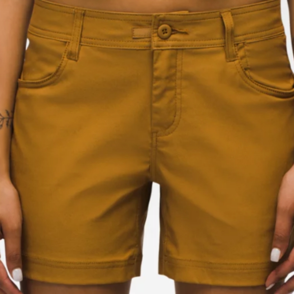 Halle Short II